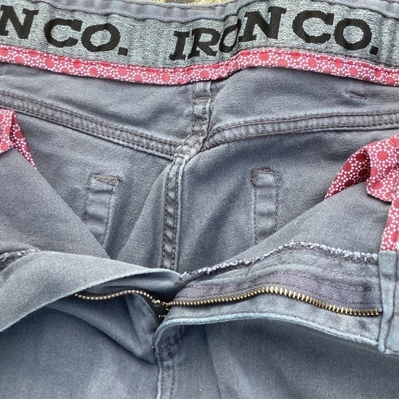 Iron CLOTHING CO Gray Stretch Denim Jeans. Size 34x32. Cotton/spandex blend. - Picture 4 of 6